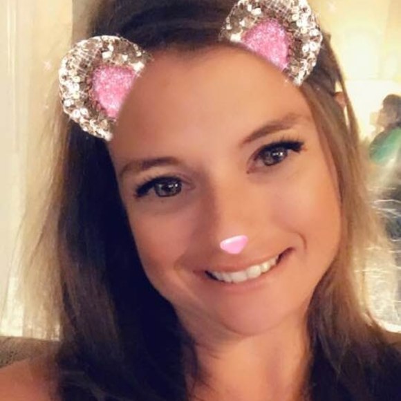 Meet your Posher, Melissa - Picture 1 of 1